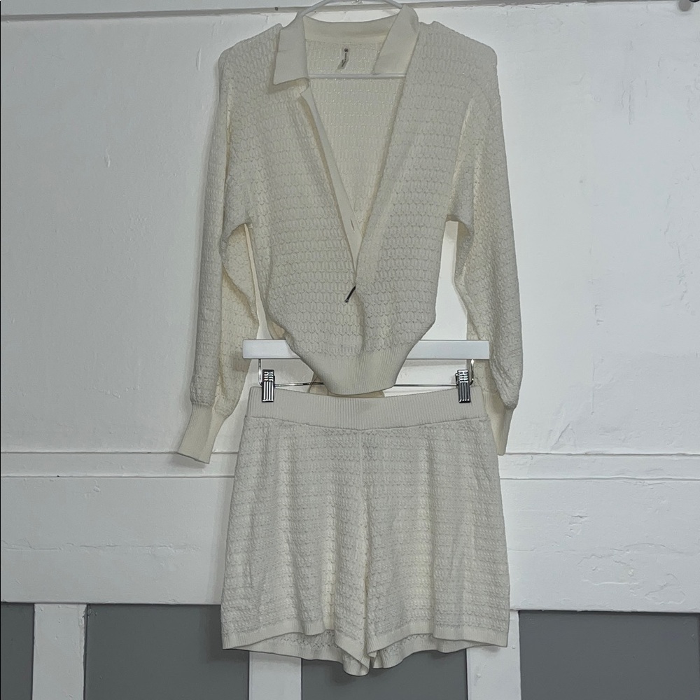 EUC Devon Windsor Cream Textured Knit Shorts and Shirt Set